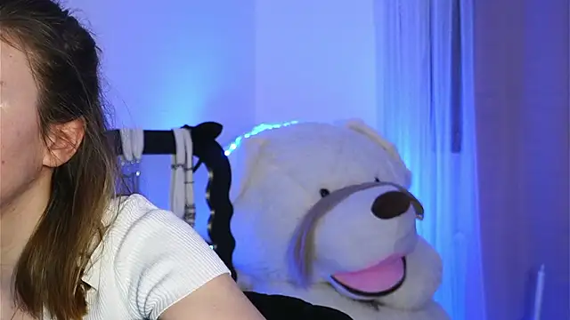 ivyleague  online show from March 21, 6:22 pm