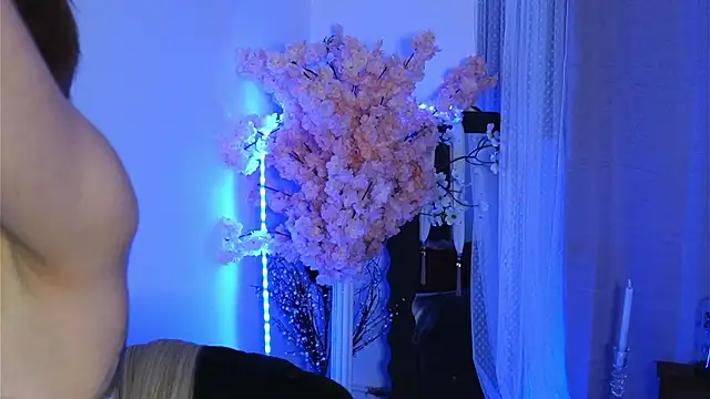 ivyleague  online show from March 29, 5:24 pm