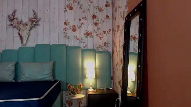 Alison Simmons online show from December 8, 9:19 pm