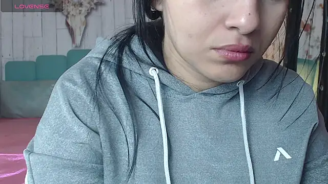 Alison Simmons online show from December 9, 11:26 am