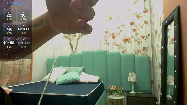 Alison Simmons online show from February 26, 2:25 pm