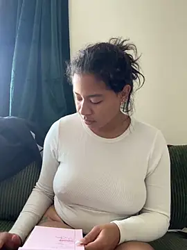 Snapshot of VanessaBling chatting on December 15, 4:00 pm VanessaBling online show from December 15, 4:00 pm