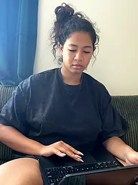 Snapshot of VanessaBling chatting on January 10, 4:20 pm VanessaBling online show from January 10, 4:20 pm