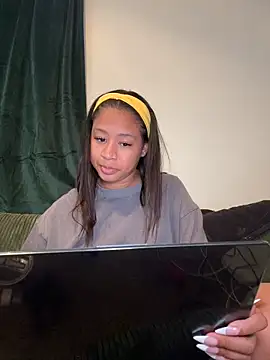 Snapshot of VanessaBling chatting on February 17, 1:46 am VanessaBling online show from February 17, 1:46 am