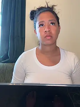 VanessaBling online show from March 8, 3:05 pm