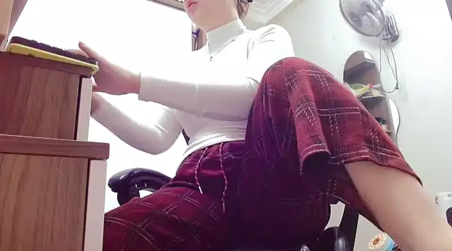 Snapshot of Alisa_Hotfeeling chatting on March 2, 1:58 am Alisa Hotfeeling online show from March 2, 1:58 am