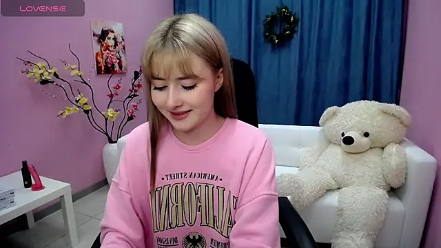 Snapshot of Tweet88 chatting on January 5, 7:28 pm Tweet88 online show from January 5, 7:28 pm