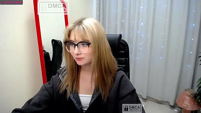 Snapshot of Tweet88 chatting on January 21, 7:04 am Tweet88 online show from January 21, 7:04 am