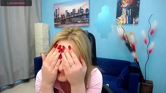 Snapshot of Tweet88 chatting on February 13, 6:38 pm Tweet88 online show from February 13, 6:38 pm