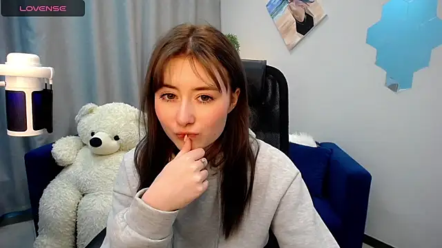 Snapshot of Tweet88 chatting on March 9, 8:42 pm Tweet88 online show from March 9, 8:42 pm