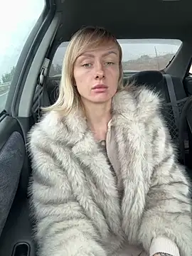 haileyhope  online show from February 12, 11:05 am