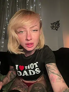 haileyhope  online show from April 10, 8:35 pm