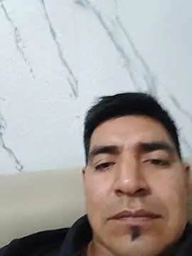 Snapshot of latino17 chatting on November 15, 5:49 am latino17 online show from November 15, 5:49 am