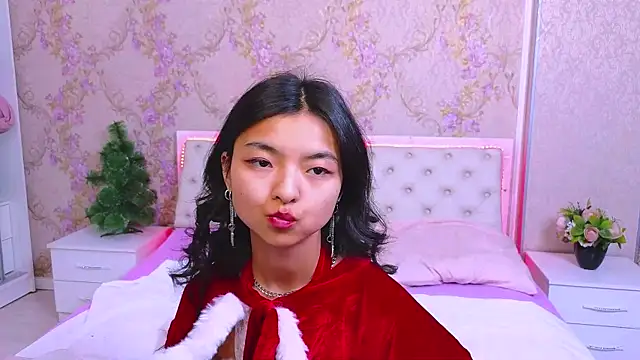 Shy Kira online show from December 14, 6:30 pm