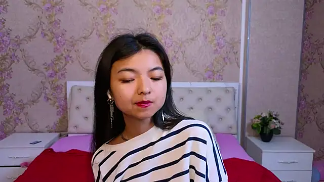 Shy Kira online show from February 9, 3:45 pm