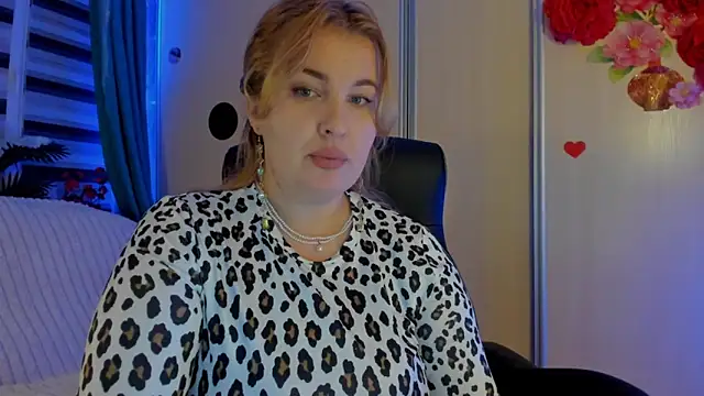 Snapshot of CoraSwon chatting on November 5, 9:48 pm CoraSwon online show from November 5, 9:48 pm