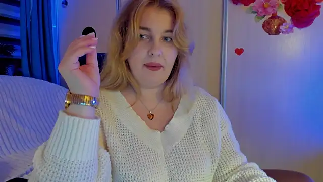 Snapshot of CoraSwon chatting on November 21, 6:06 pm CoraSwon online show from November 21, 6:06 pm