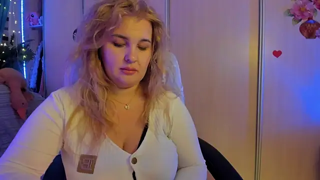 CoraSwon online show from February 2, 5:33 pm