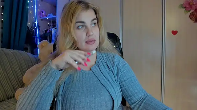 CoraSwon online show from March 3, 5:52 pm