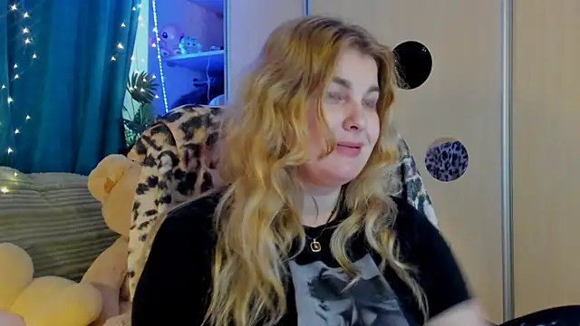 CoraSwon online show from March 24, 6:51 am