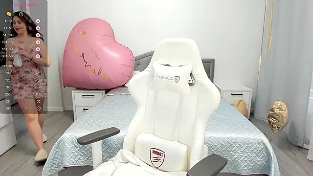 Snapshot of ariel_grand chatting on February 14, 7:07 am ariel grand online show from February 14, 7:07 am