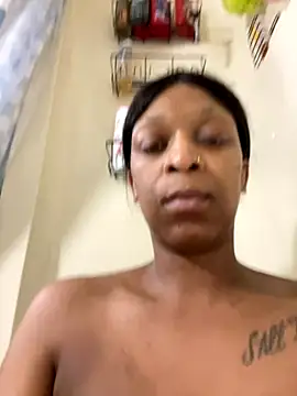 Snapshot of KLoveeee chatting on November 18, 12:38 am KLoveeee online show from November 18, 12:38 am