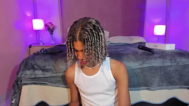 Snapshot of Maxim-Walker chatting on February 7, 6:03 am Maxim-Walker online show from February 7, 6:03 am