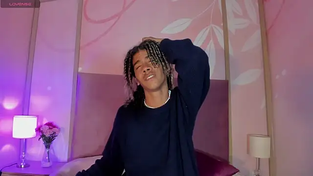 Snapshot of Maxim-Walker chatting on February 10, 3:03 am Maxim-Walker online show from February 10, 3:03 am