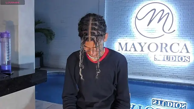 Snapshot of Maxim-Walker chatting on February 22, 3:12 am Maxim-Walker online show from February 22, 3:12 am