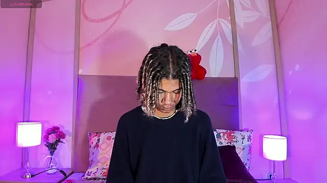 Snapshot of Maxim-Walker chatting on February 25, 3:31 am Maxim-Walker online show from February 25, 3:31 am