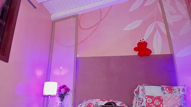 Snapshot of Maxim-Walker chatting on February 26, 9:53 am Maxim-Walker online show from February 26, 9:53 am