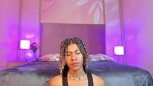 Snapshot of Maxim-Walker chatting on March 3, 6:37 am Maxim-Walker online show from March 3, 6:37 am