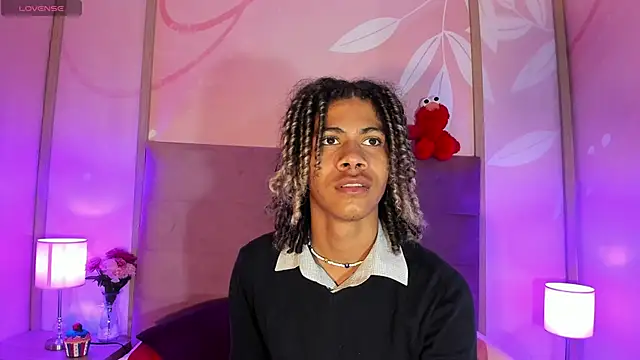 Snapshot of Maxim-Walker chatting on March 9, 3:11 am Maxim-Walker online show from March 9, 3:11 am