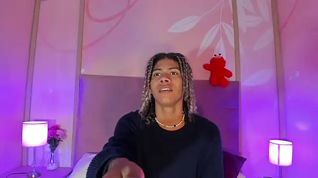 Snapshot of Maxim-Walker chatting on March 19, 3:09 am Maxim-Walker online show from March 19, 3:09 am