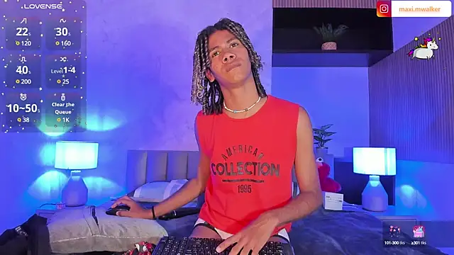 Snapshot of Maxim-Walker chatting on March 22, 6:11 am Maxim-Walker online show from March 22, 6:11 am