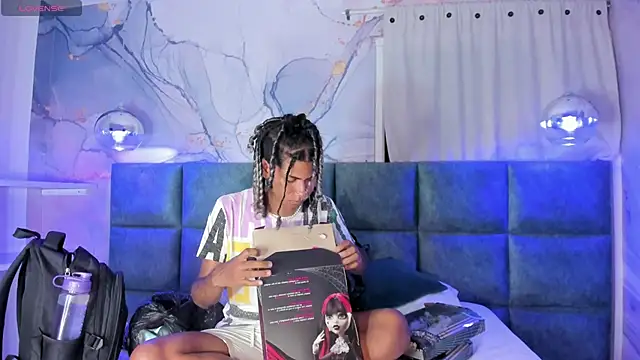 Snapshot of Maxim-Walker chatting on September 10, 3:50 am Maxim-Walker online show from September 10, 3:50 am