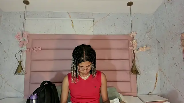 Snapshot of Maxim-Walker chatting on September 19, 3:52 am Maxim-Walker online show from September 19, 3:52 am