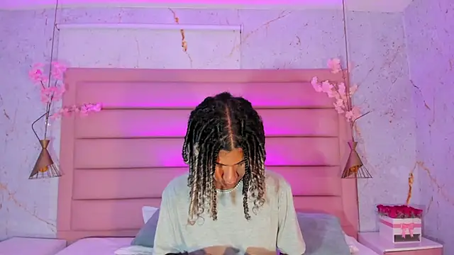 Snapshot of Maxim-Walker chatting on September 22, 2:46 am Maxim-Walker online show from September 22, 2:46 am