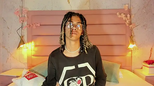 Snapshot of Maxim-Walker chatting on September 26, 2:48 am Maxim-Walker online show from September 26, 2:48 am