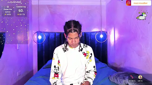 Snapshot of Maxim-Walker chatting on October 21, 3:07 am Maxim-Walker online show from October 21, 3:07 am