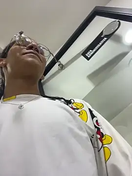 Snapshot of Maxim-Walker chatting on November 29, 2:47 am Maxim-Walker online show from November 29, 2:47 am