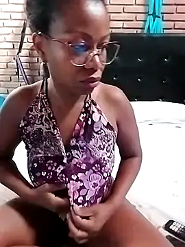 littlebrunett online show from January 6, 11:14 am