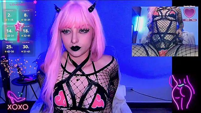 HollyDominic online show from February 5, 5:20 pm