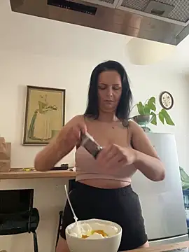 Off  Melonenmandy online show from April 4, 1:52 pm