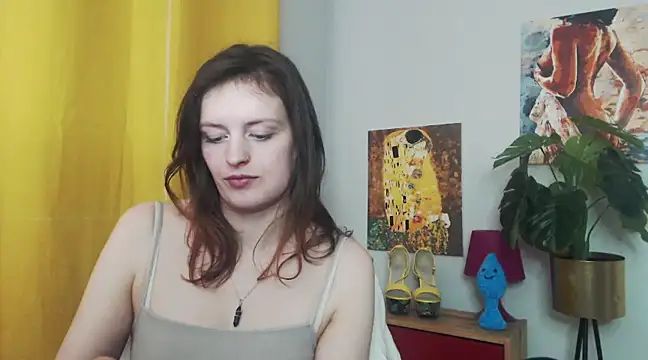 juicyNadine online show from February 12, 9:20 am