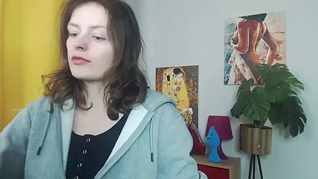 juicyNadine online show from November 16, 7:25 am