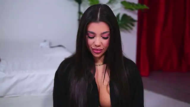 NatyDesiree online show from October 5, 9:18 am