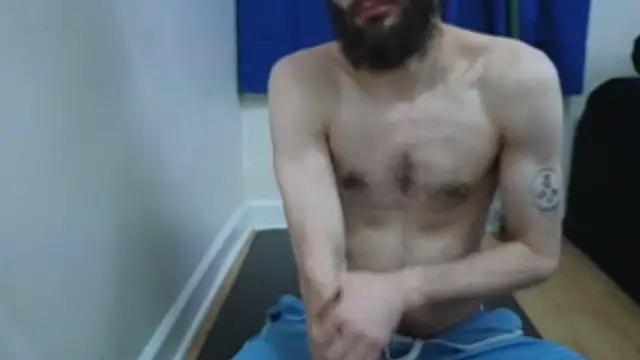 pantslesstraveler plt online show from January 27, 9:11 pm