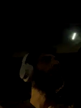 pantslesstraveler plt online show from September 27, 7:13 am