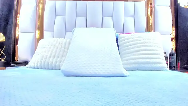 RileySweett online show from November 12, 11:43 am